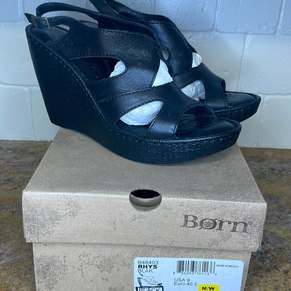 Born Black Leather Wedge Sandals Size 9